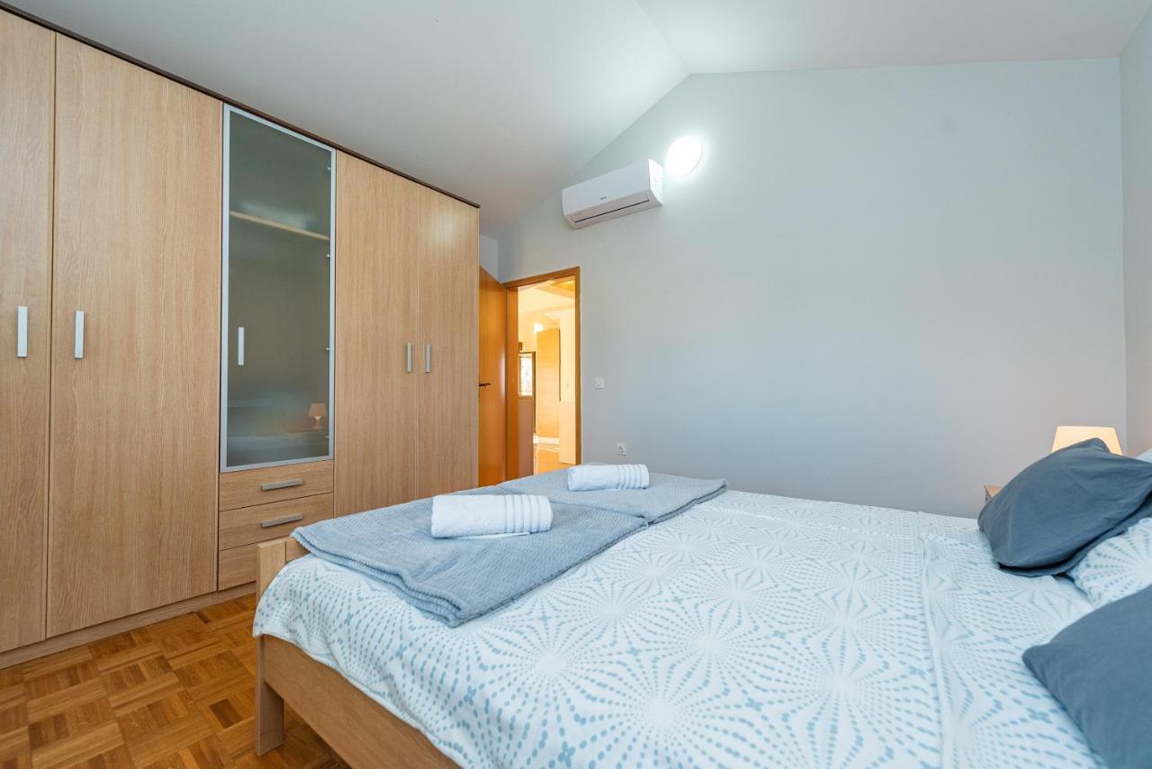 Vila Luna Apartments Zadar Bagian luar foto