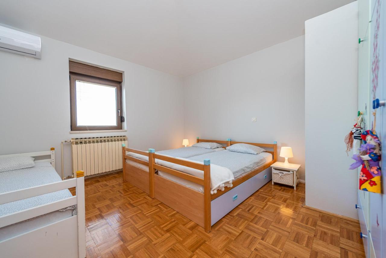 Vila Luna Apartments Zadar Bagian luar foto